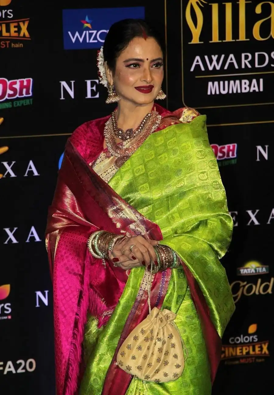 BOLLYWOOD ACTRESS REKHA AT THE GREEN CARPET OF THE IIFA ROCKS 7